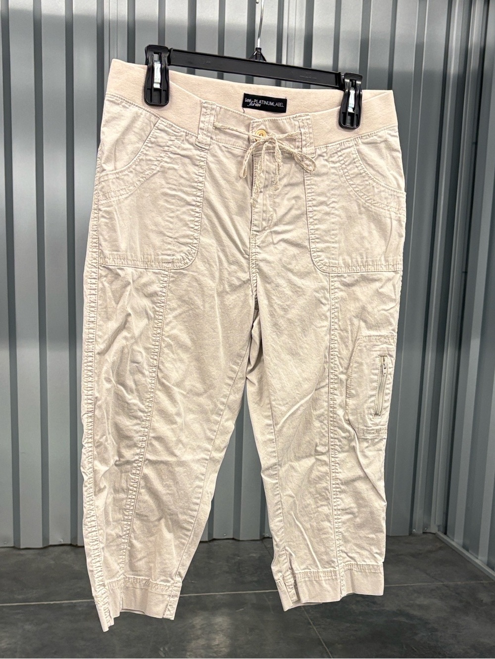 Lee Platinum Label Tan Cream Cargo Capri  Pants Capris Comfort Waist 8 Medium
